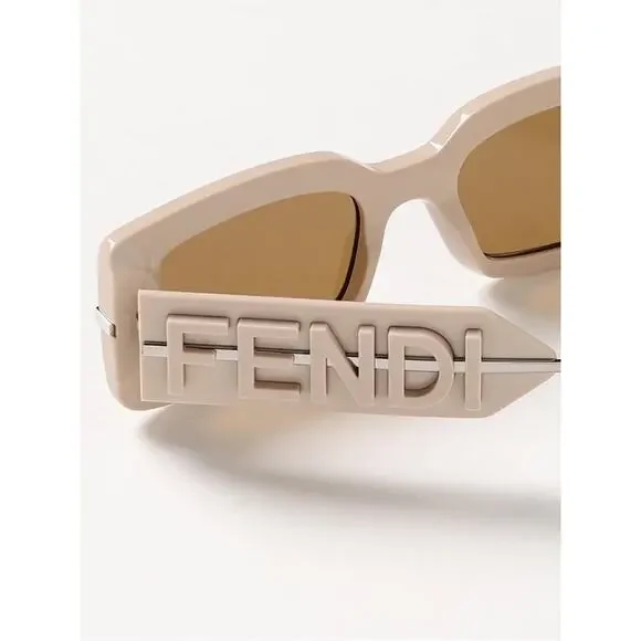 New! Fendi FE40133I 57E Fendigraphy Beige LogoArm  Sunglasses Authentic - Picture 6 of 12